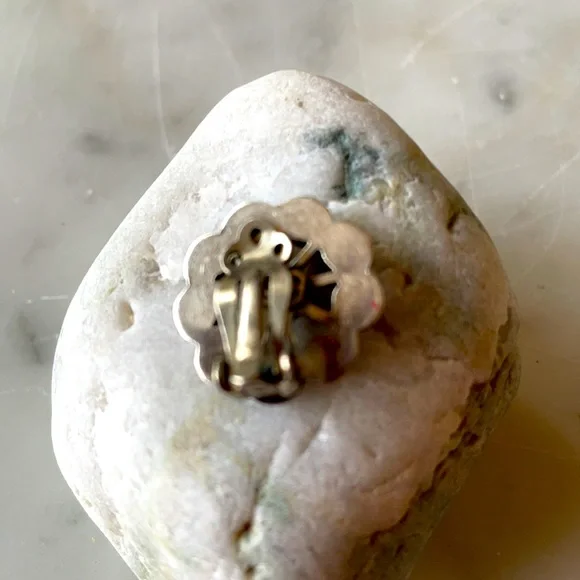 Vintage Zuni Native American Turquoise Flower Earrings - Picture 4 of 6